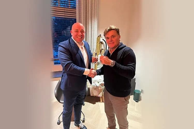 Vespo Groep B.V. överlämnar Santino B.V. till verkställande direktör Mike den Hartog